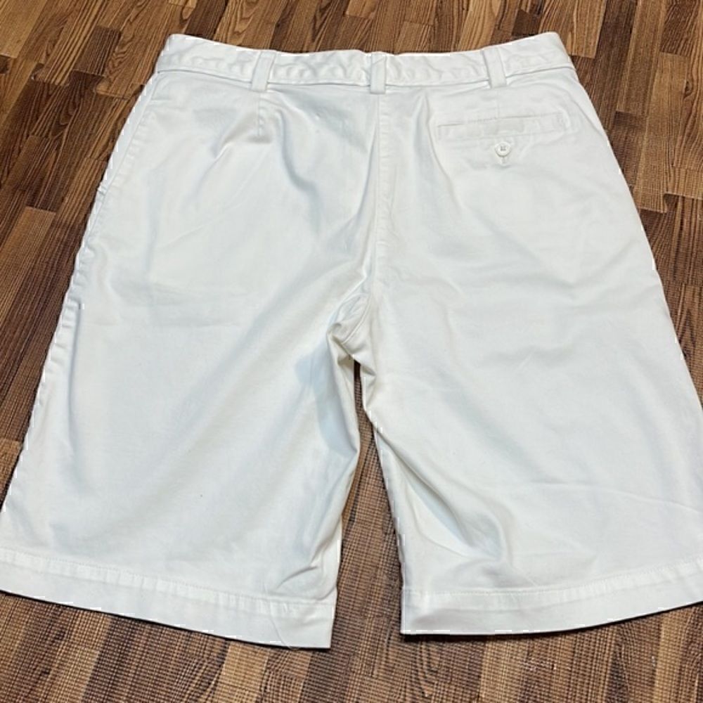 Lady Hagen woman’s Bermuda shorts. White. Size 4. - Picture 4 of 9